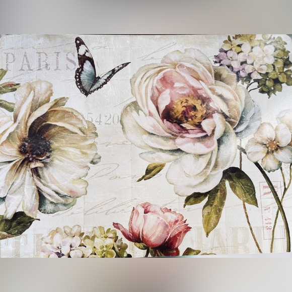 8 GUC Paris Flowers and a Butterfly Place Mats Slightly Used but Still Clean🦋🌸 - Picture 7 of 16